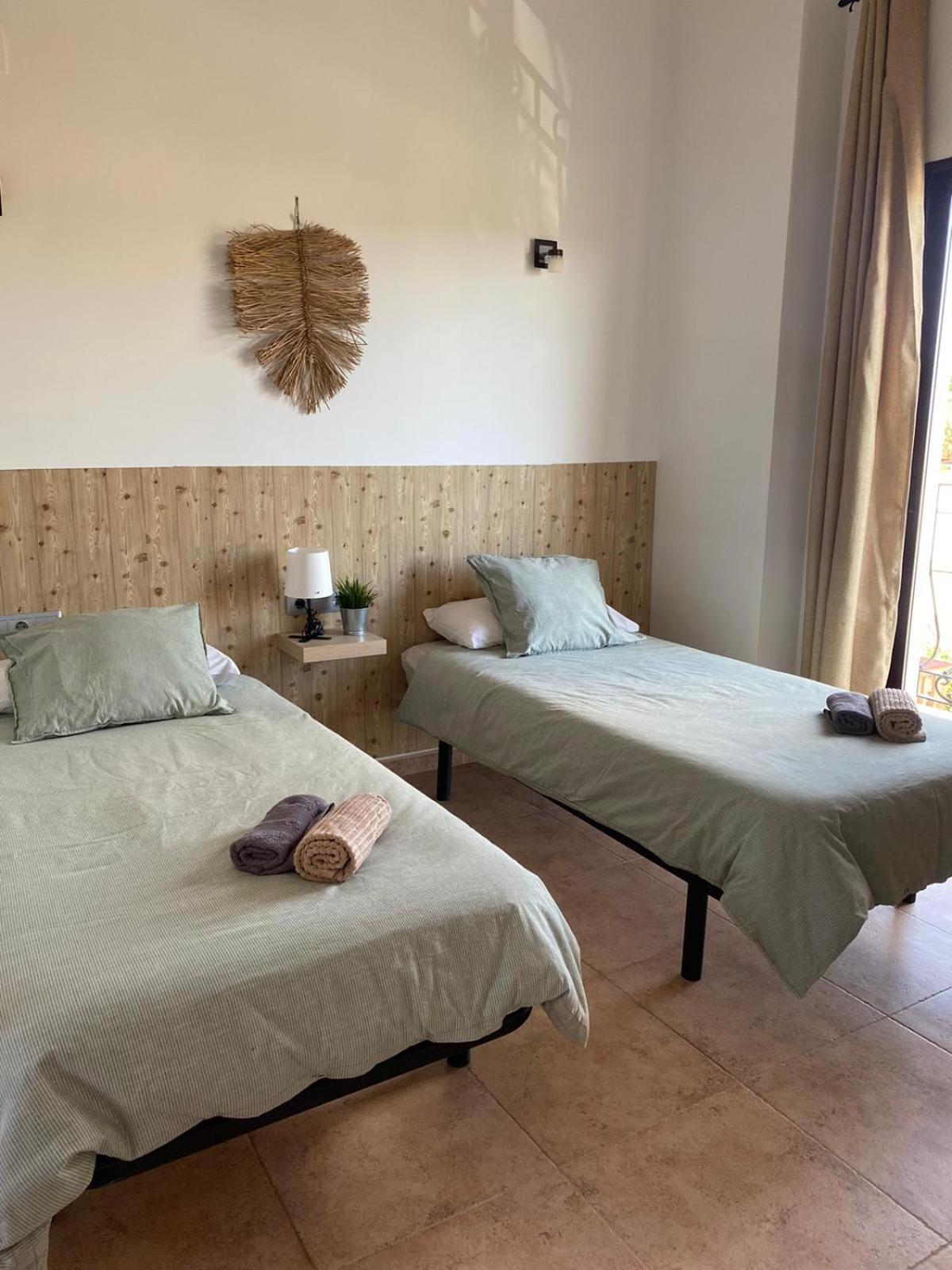 Hostal Espai Mediterrani Puebla de Vallbona Eksteriør bilde