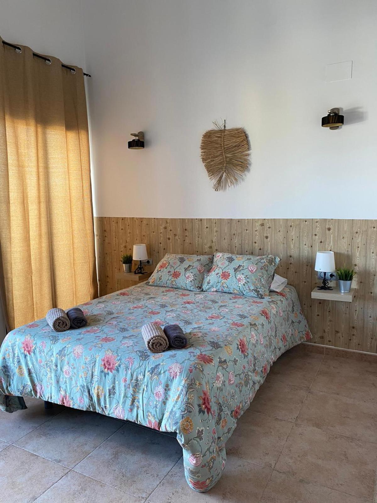 Hostal Espai Mediterrani Puebla de Vallbona Eksteriør bilde