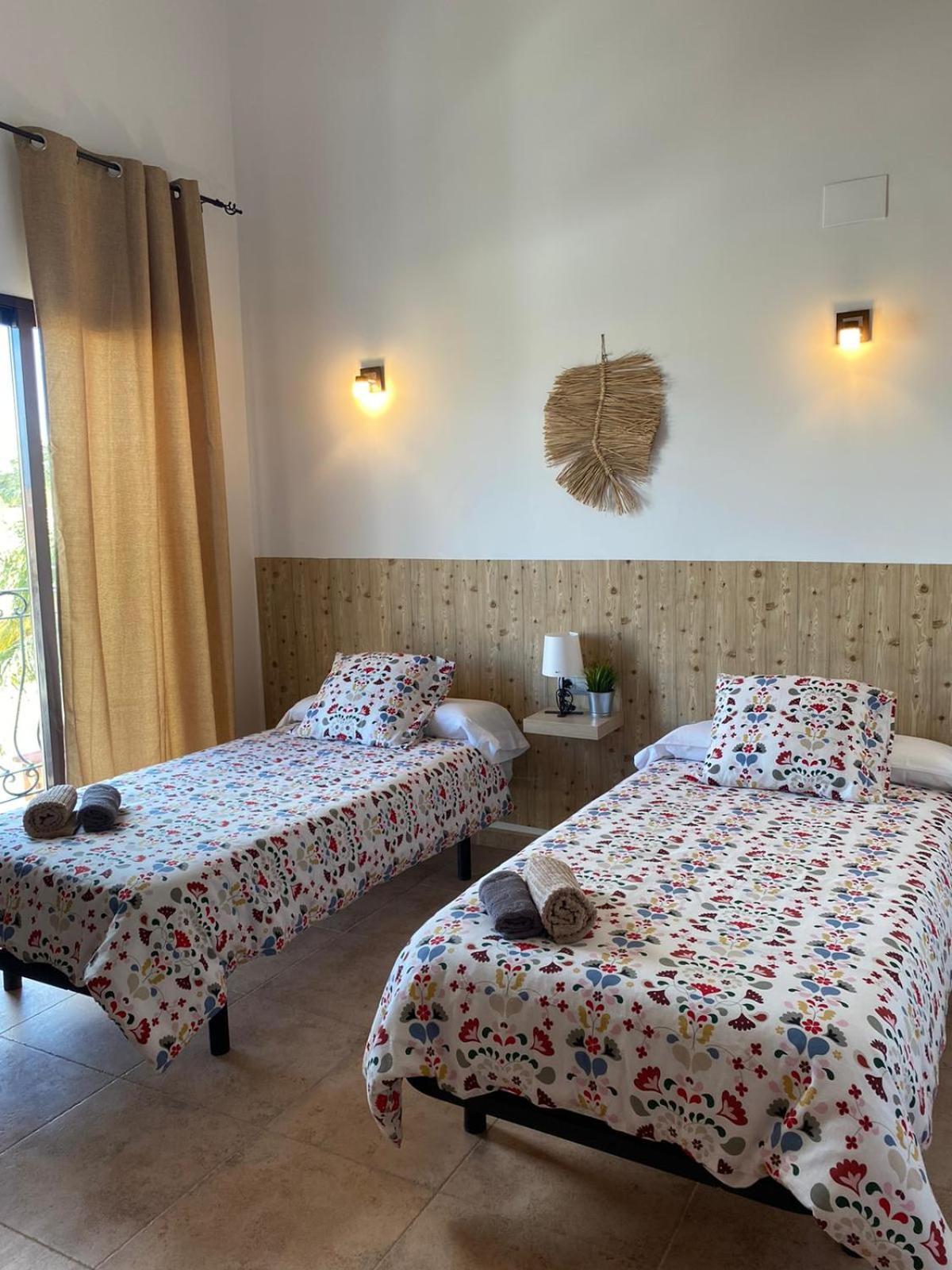 Hostal Espai Mediterrani Puebla de Vallbona Eksteriør bilde