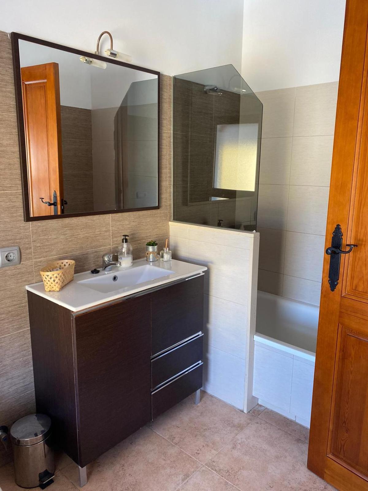 Hostal Espai Mediterrani Puebla de Vallbona Eksteriør bilde